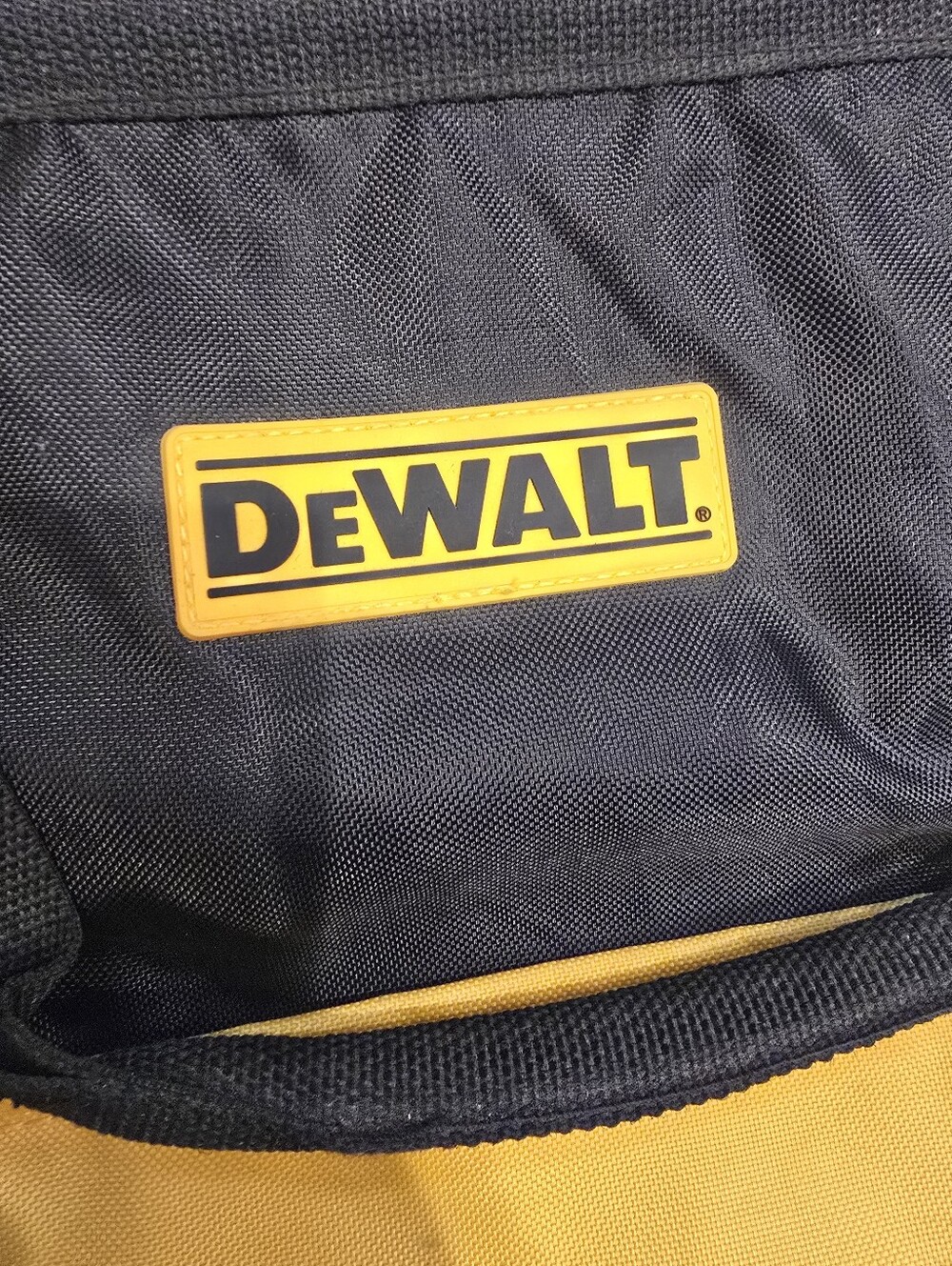 DEWALT 18" Heavy Duty Contractor Tool Bag, Black/Yellow 8 pockets - Picture 3 of 9